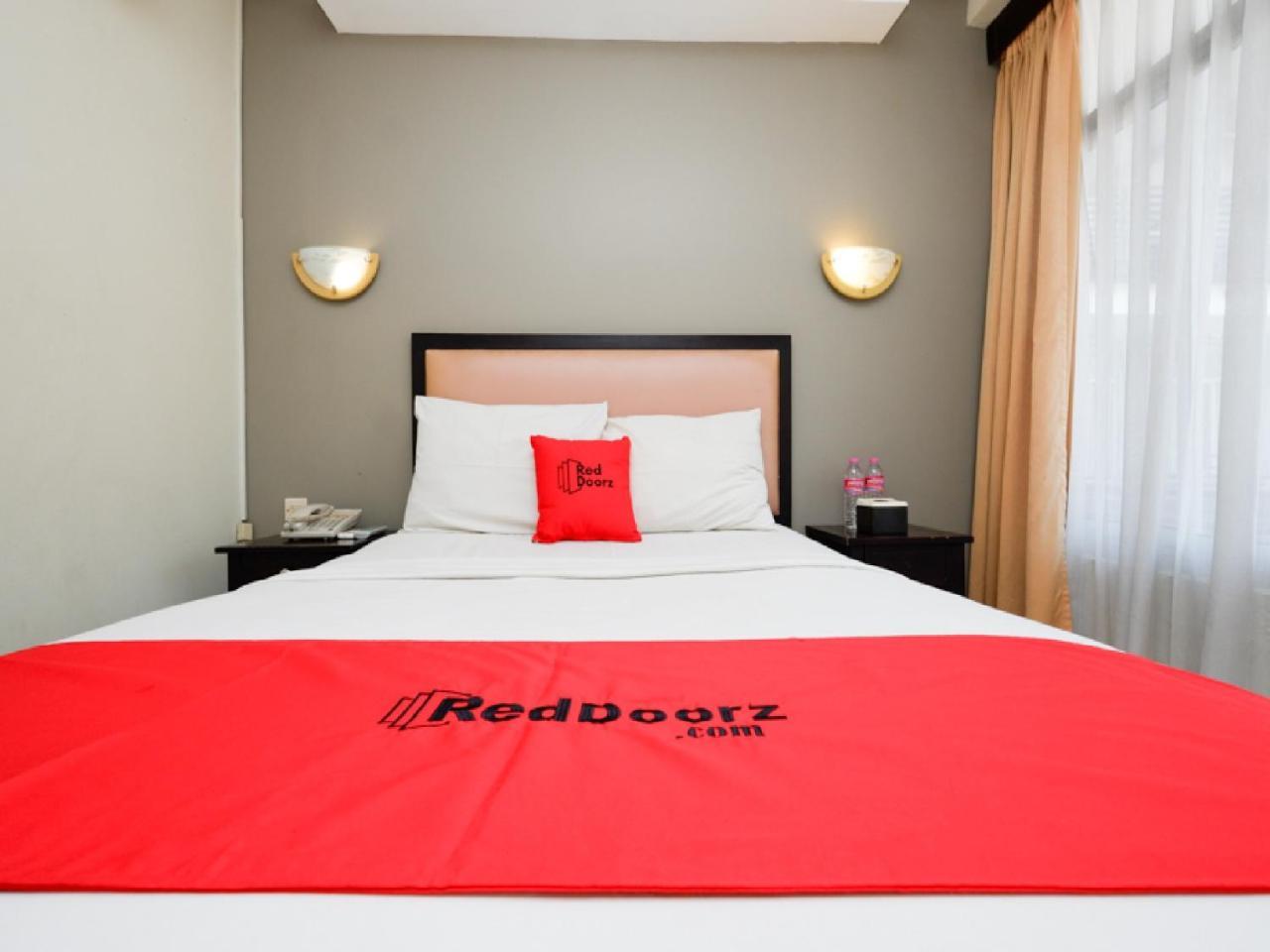 เรดดอร์ซ พลัส แอท ซิงโกซารี รายา Hotel เซอมารัง ภายนอก รูปภาพ