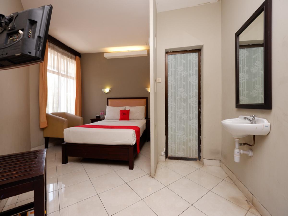 เรดดอร์ซ พลัส แอท ซิงโกซารี รายา Hotel เซอมารัง ภายนอก รูปภาพ