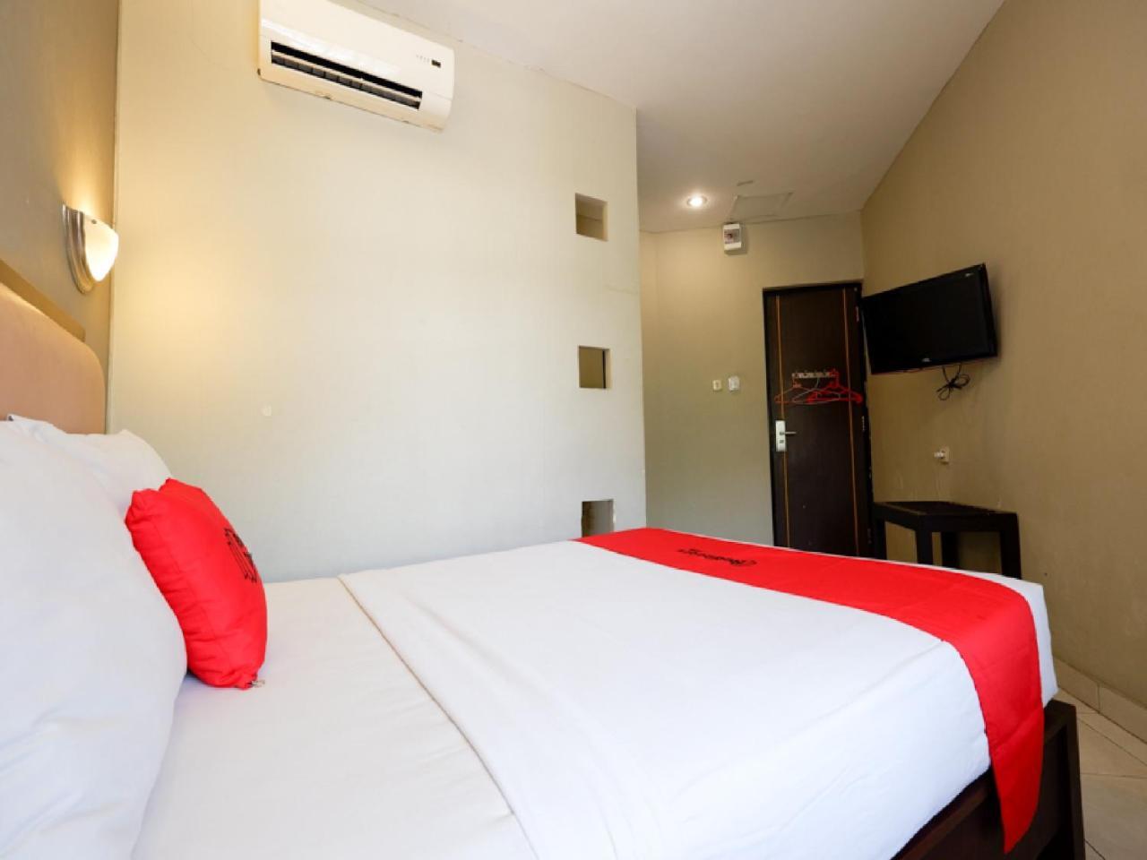 เรดดอร์ซ พลัส แอท ซิงโกซารี รายา Hotel เซอมารัง ภายนอก รูปภาพ