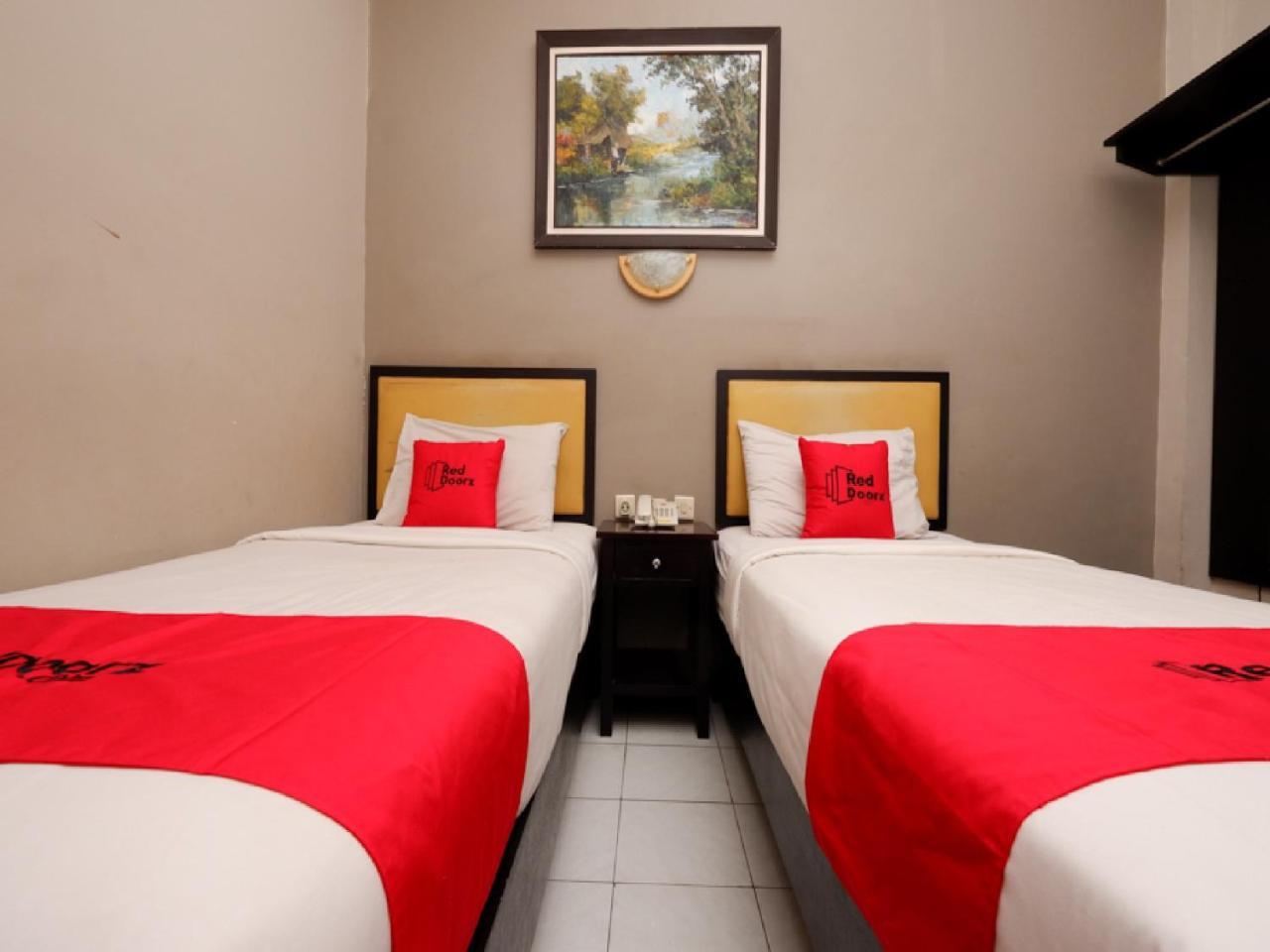 เรดดอร์ซ พลัส แอท ซิงโกซารี รายา Hotel เซอมารัง ภายนอก รูปภาพ
